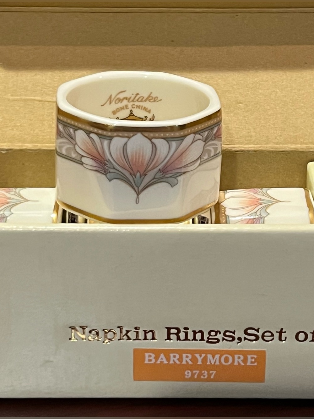 Noritake Barrymore 4 pc Napkin Ring Set Bone China 2" W x 1.25" H